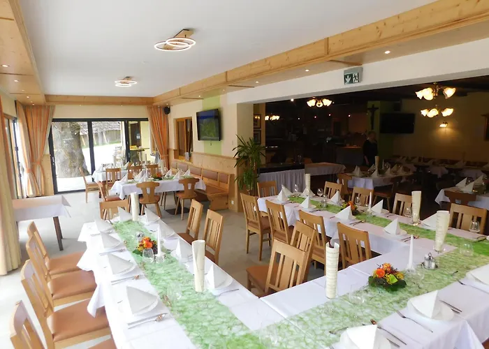 Trattner Waldhof Pensión 3*